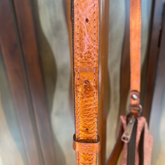 Patricia Nash Crossbody, pink/red floral - Picture 7 of 8